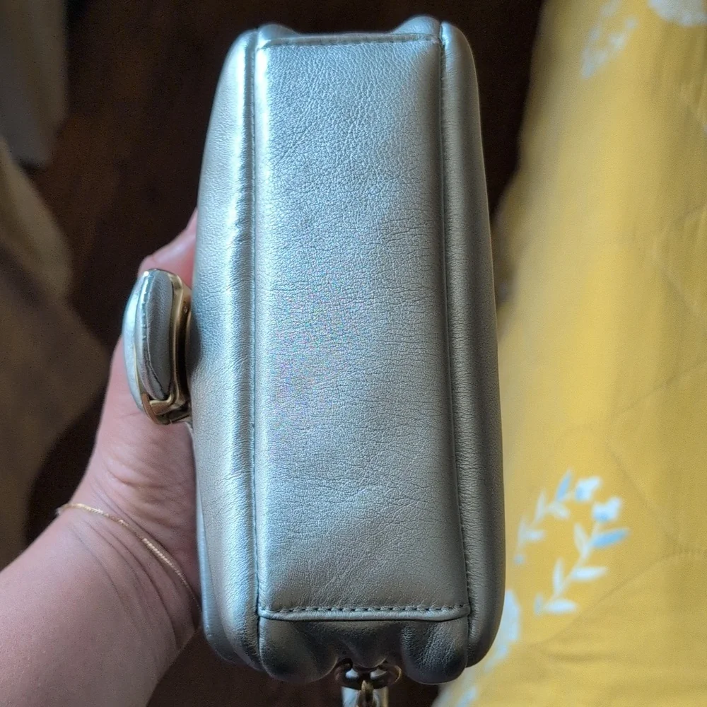 Coach Pillow Tabby (Silver) - Picture 4 of 10